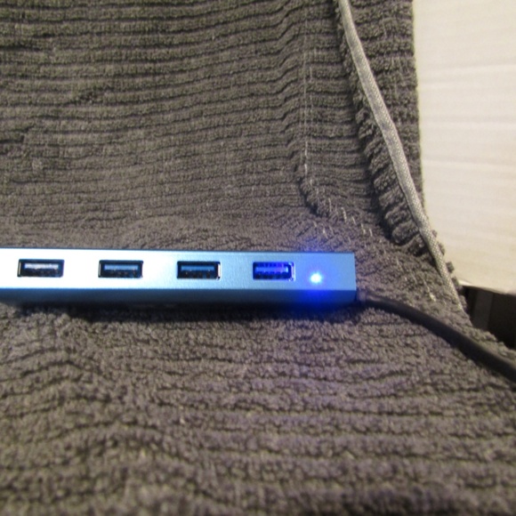 UH3047C SuperSpeed USB-C to USB3.0 4 Port Aluminum HUB Model: WL-UH3047C - Picture 10 of 10